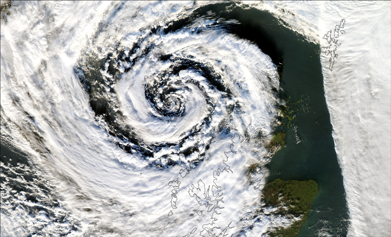 2018_dec07_aqua_swirly_thing