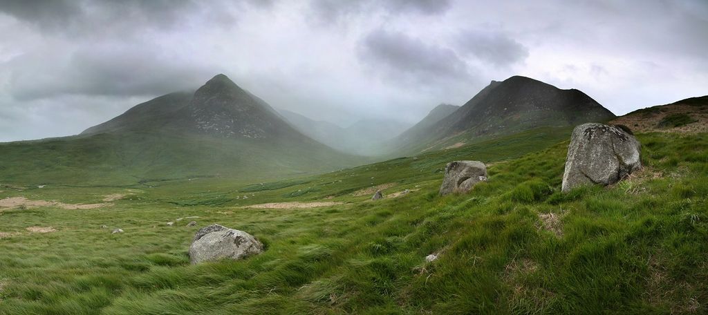 glen-sannox-in-arran-in-dramatic-cloud-and-rain
