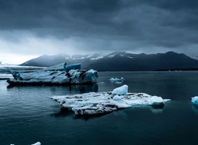 icebergs-beneath-a-grey-sky-photo-emma-hall