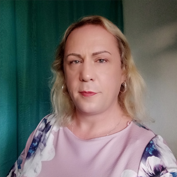 laura-hume-wright-600x600