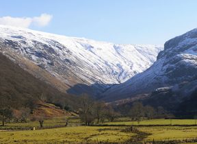 snowy-view-of-the-lake-district