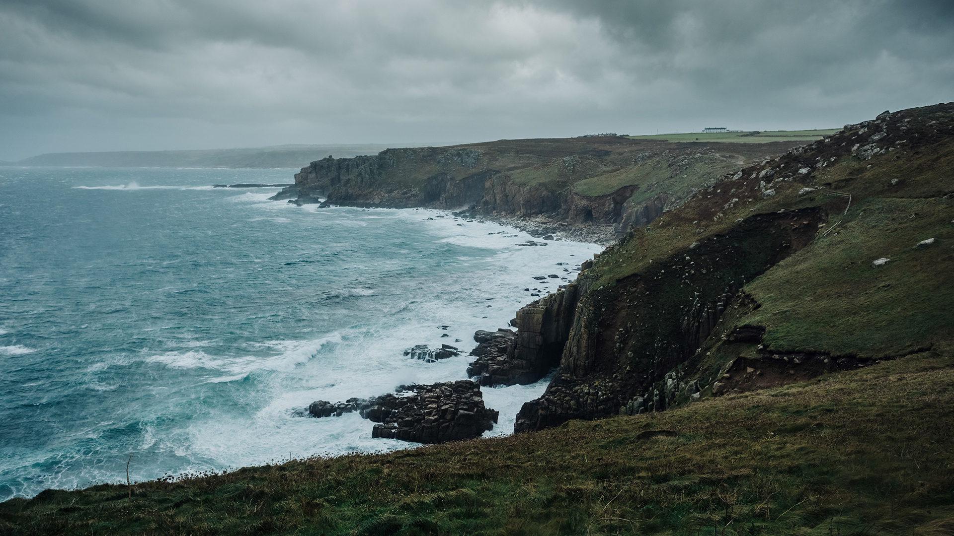 storm-approaching-overcast-choppy-seas-lands-end