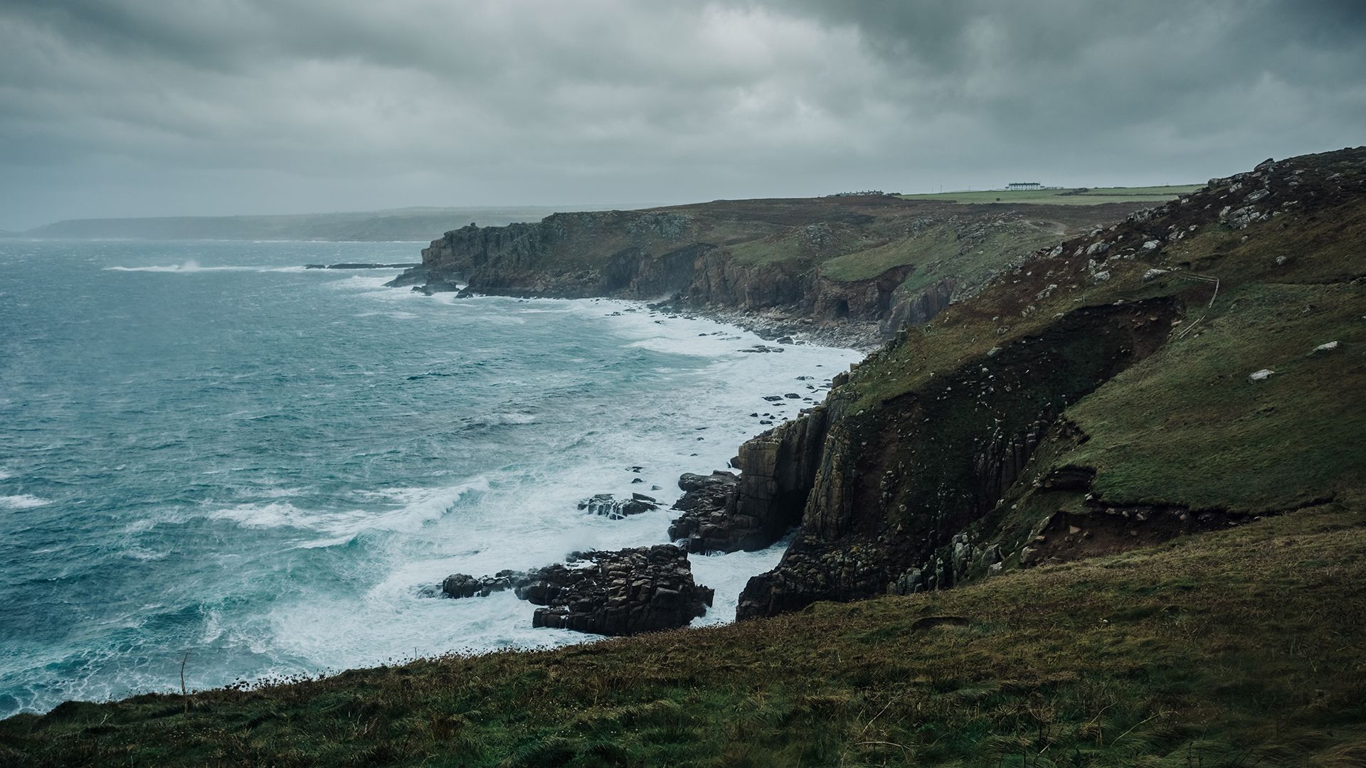 storm-approaching-overcast-choppy-seas-lands-end