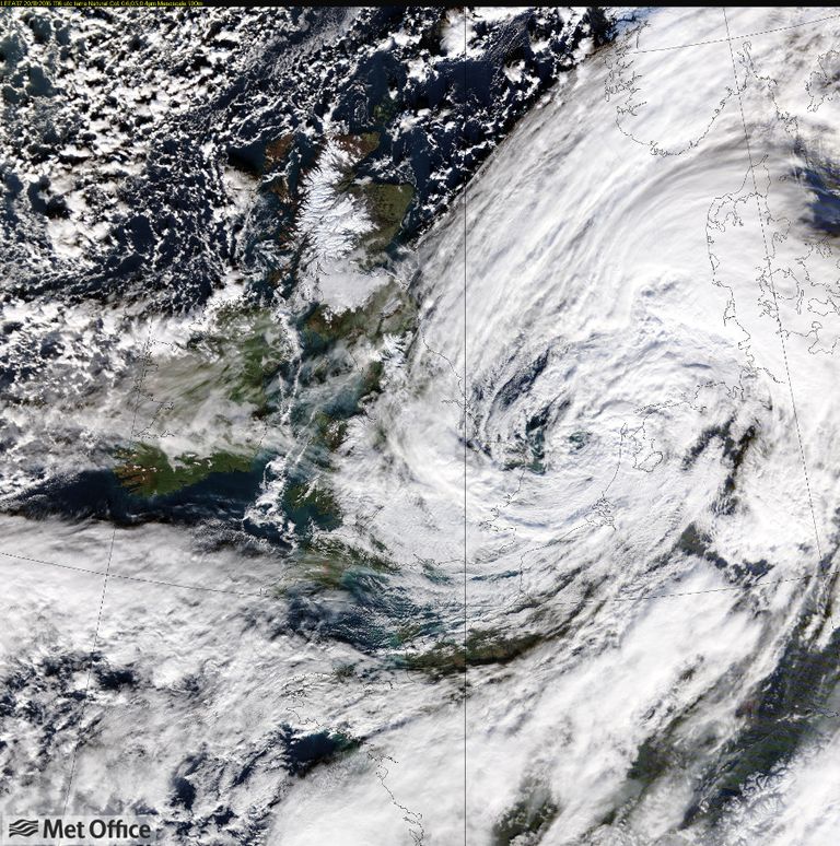 stormangus_20161120_1116_local_terra