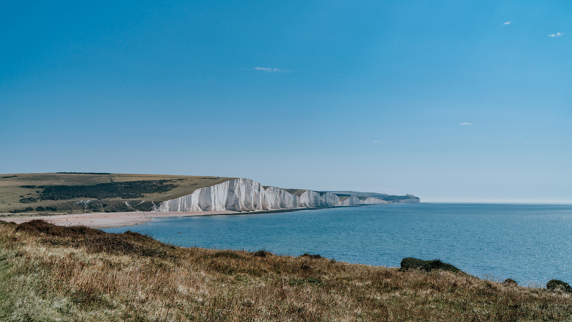 summer-coast-blue-sky-no-cloud-seaford