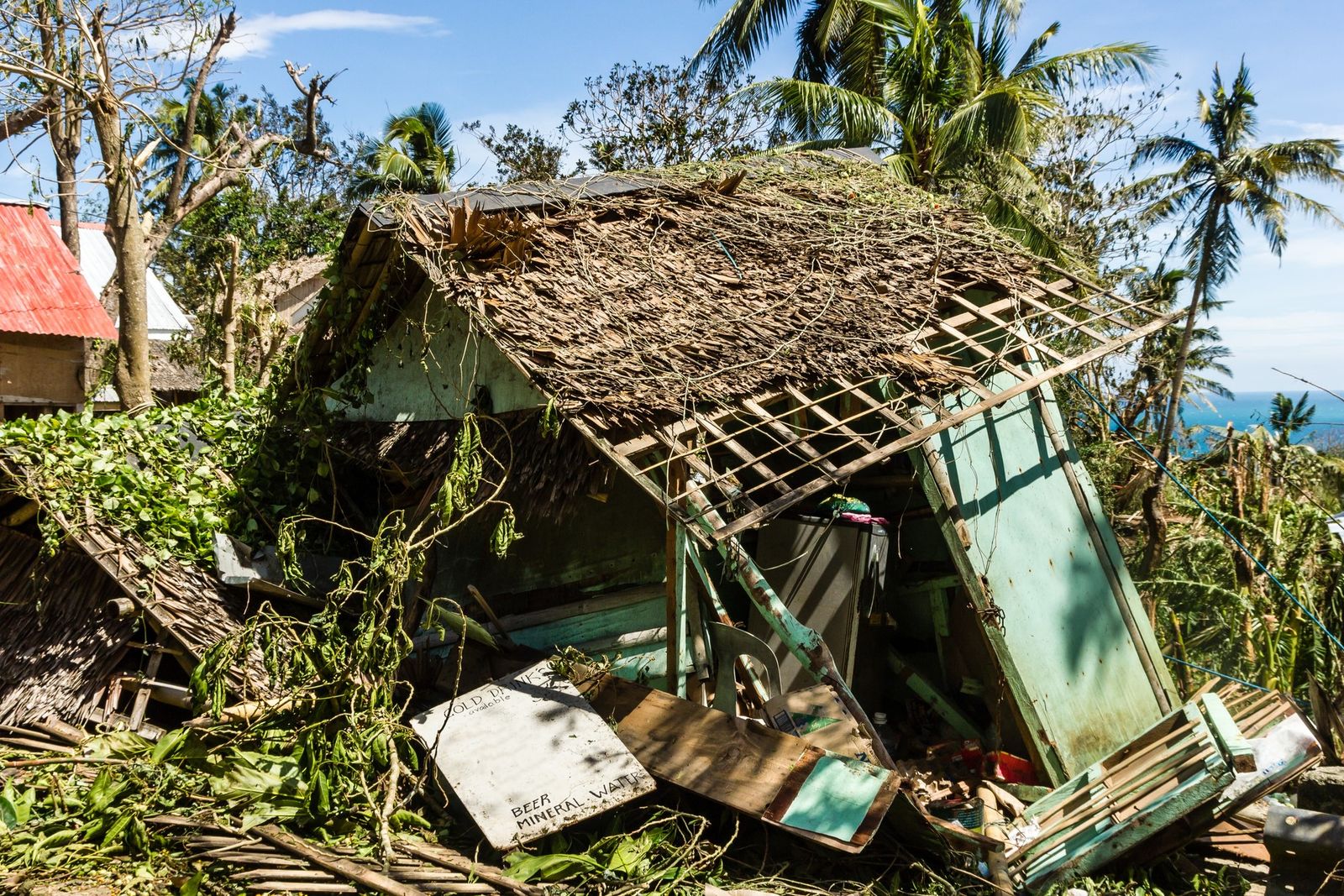 typhoon-haiyan-wood-building