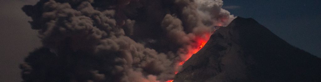 A volcanic eruption with ash cloud